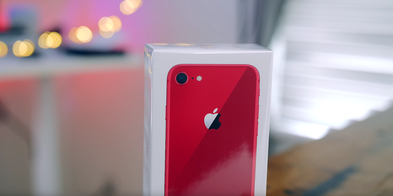 Win Apple’s new (RED) iPhone 8 & August’s Smart Lock + Connect Wi-Fi Bridge [Giveaway]