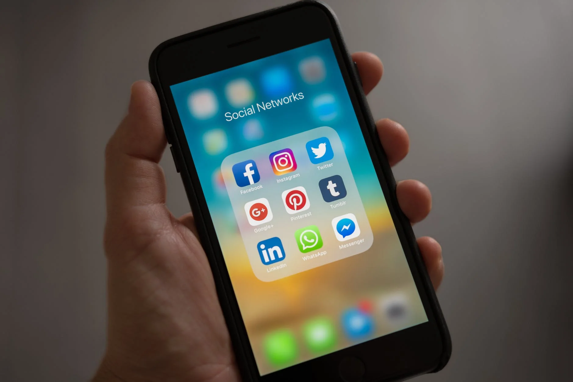 The Instagram Profile of your Commercial Website needs Real Followers: Tips on how to increase Instagram Followers!