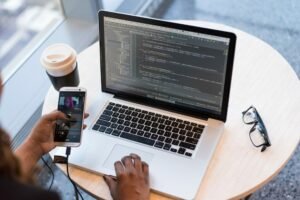 Top Tips To Start a Profitable Blog From Scratch