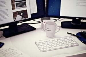 How to Create an Incredible 6+ Monitor Day Trading Setup